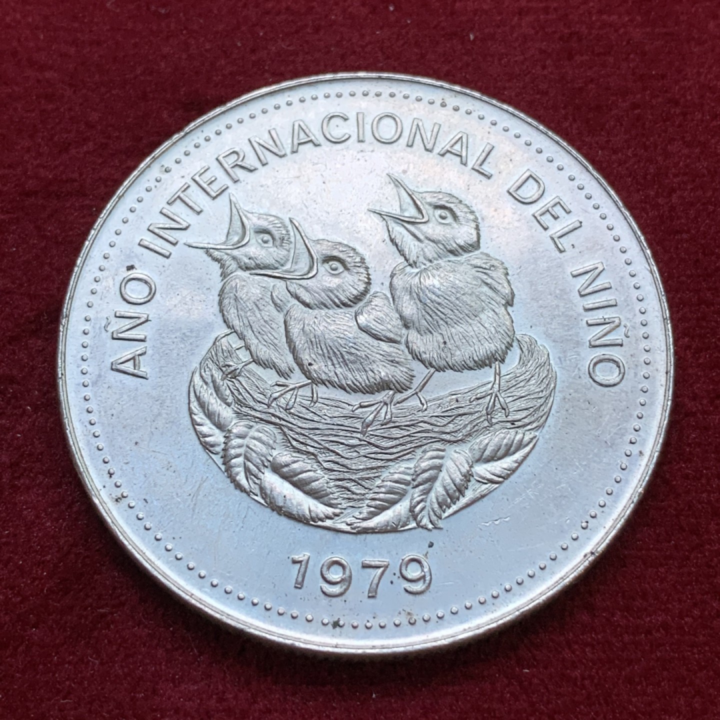 《竞宝斋》第79场-本周日，周一，周四3场拍卖（全场不限金额包邮） 哥斯达黎加1979年 儿童年 100克朗 大银币 35克