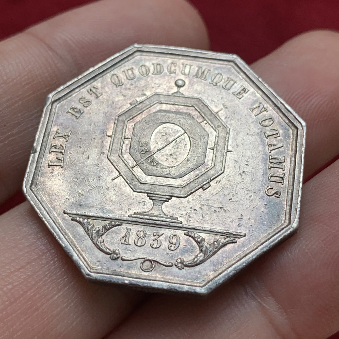 《竞宝斋》第79场-本周日，周一，周四3场拍卖（全场不限金额包邮） 法国 1839年 里昂公证人 JETON银质八角 淡紫色彩