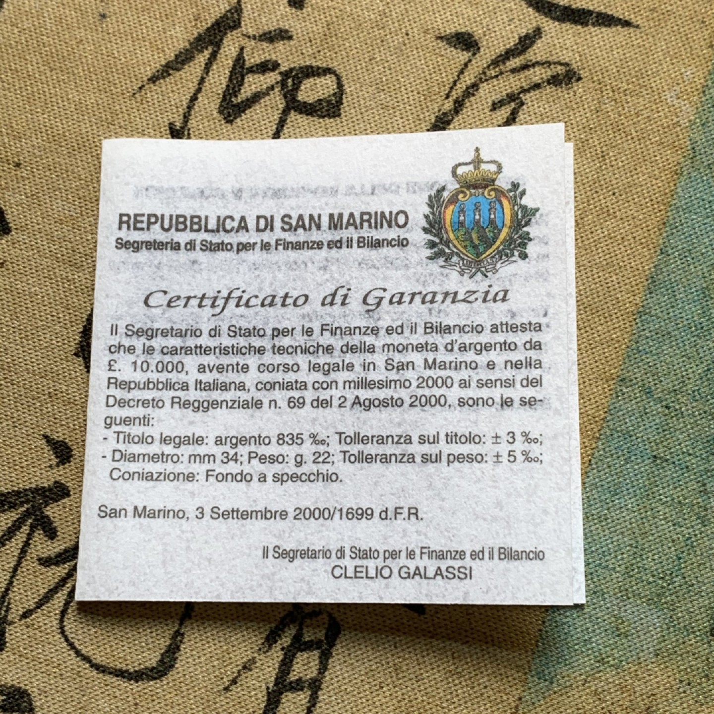 《竞宝斋》第79场-本周日，周一，周四3场拍卖（全场不限金额包邮） 原盒证书 圣马力诺 2000年 纪念建城1700周年 10000里拉精制大银币 22克 稀少