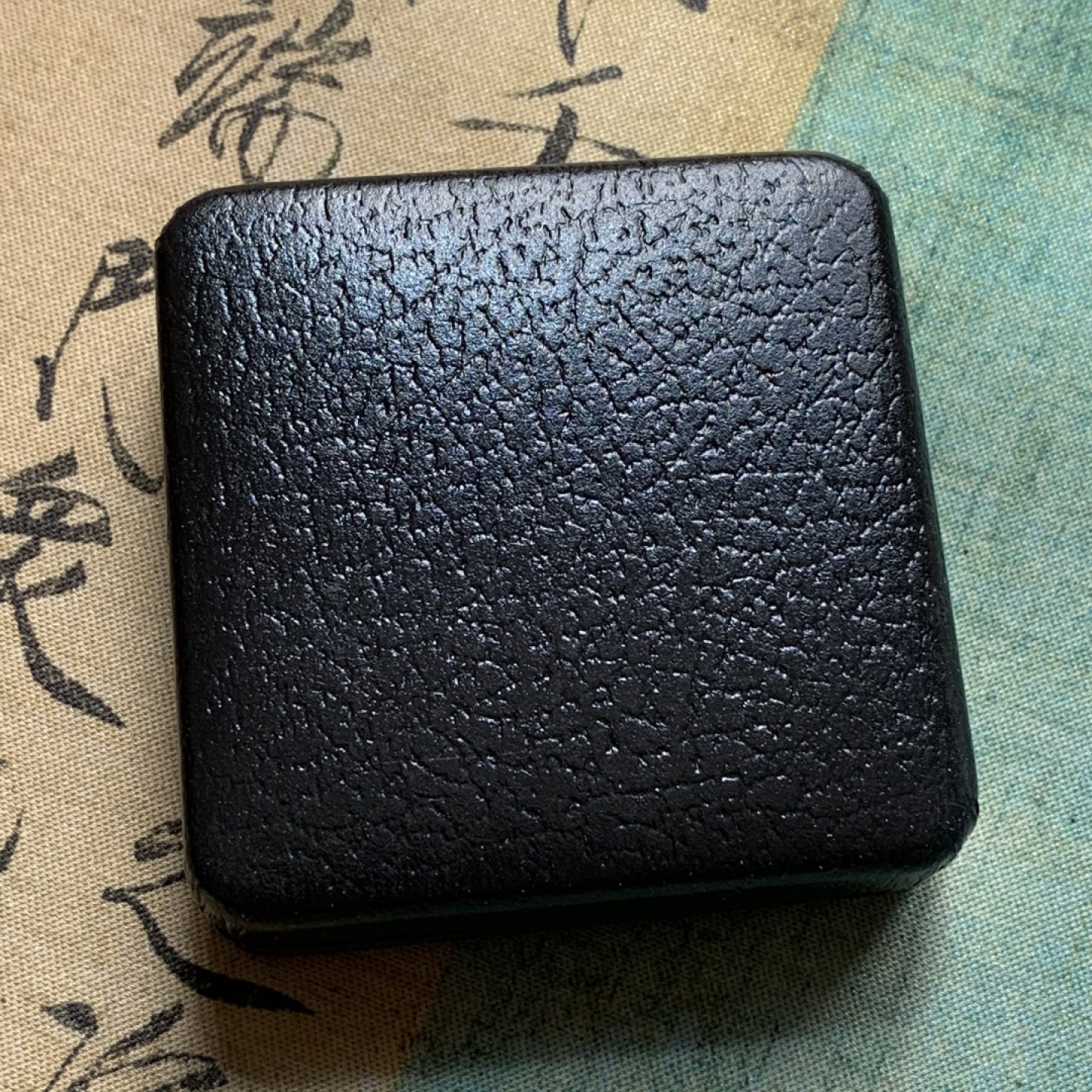 《竞宝斋》第79场-本周日，周一，周四3场拍卖（全场不限金额包邮） 原盒证书 1994年 纪念皇家犬队成立二十五周年 1元 925银精制大银币