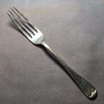 第七期 七月第3拍 - 7.3.2外国银叉，重40.8克银，带淡彩，带银标，低于银价起拍