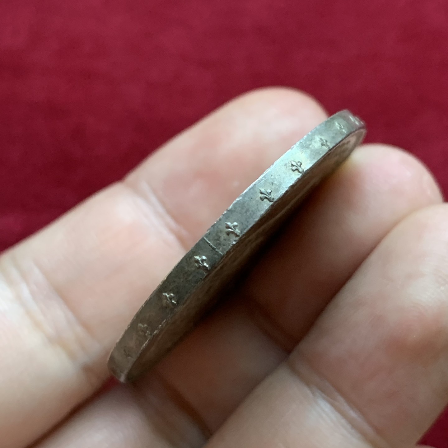 《竞宝斋》第79场-本周日，周一，周四3场拍卖（全场不限金额包邮） 西班牙 1899年 阿方索十三世 5比塞塔双柱 大银币 纸袋包浆 很不错