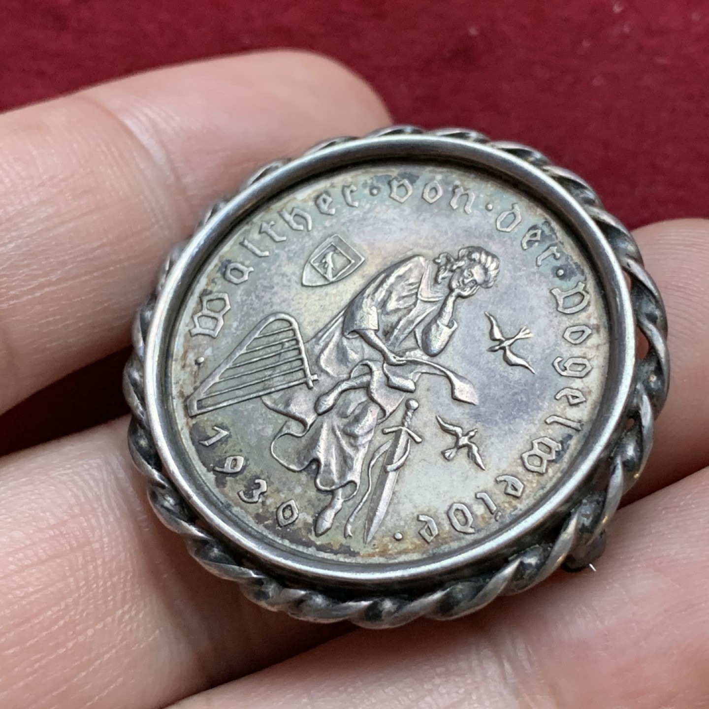 《竞宝斋》第79场-本周日，周一，周四3场拍卖（全场不限金额包邮） 德国魏玛 1930年瓦尔特逝世纪念 3马克 带胸针环 老包浆 非常漂亮