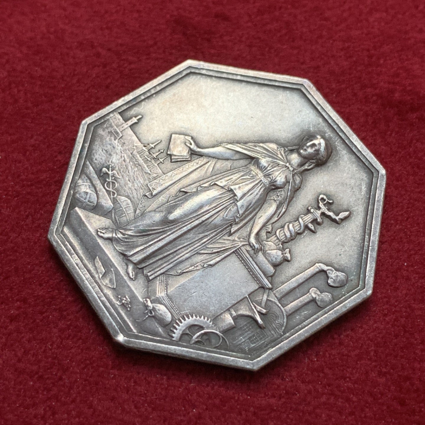 《竞宝斋》第79场-本周日，周一，周四3场拍卖（全场不限金额包邮） 法国 1859年 工业部女神 JETON银质八角 无签名版 对角直径39.9mm 重21.6克 大规格