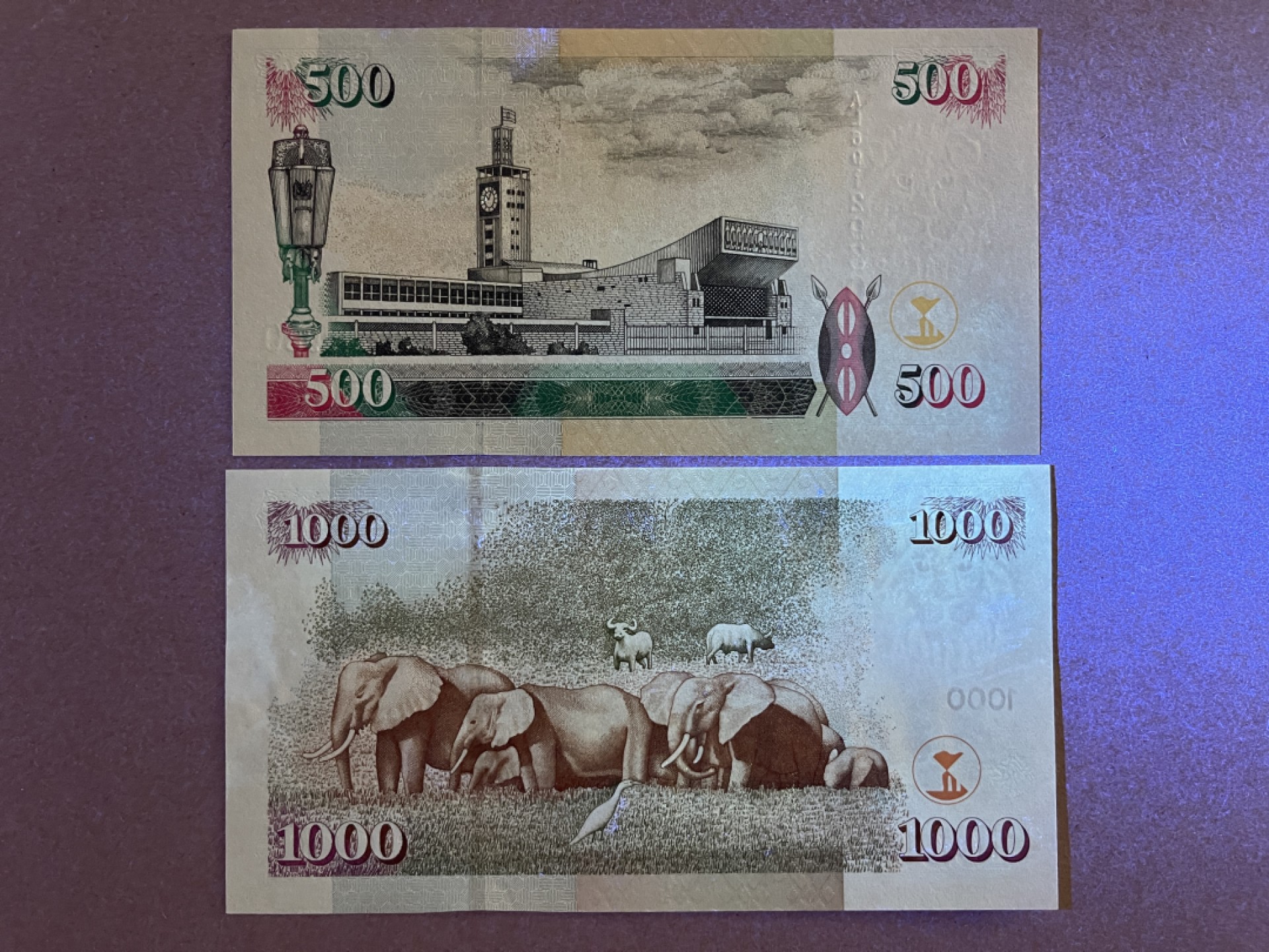 《张总收藏》66期——初版首发 肯尼亚500、1000元2张 UNC 2003年版 肯尼亚第一任总统乔莫·肯雅塔