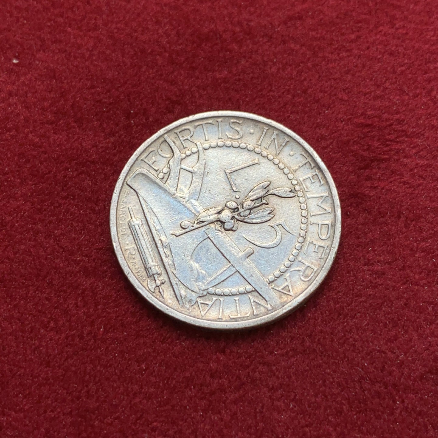 《竞宝斋》第79场-本周日，周一，周四3场拍卖（全场不限金额包邮） 圣马力诺 1936年 女神半身像 5里拉 银币