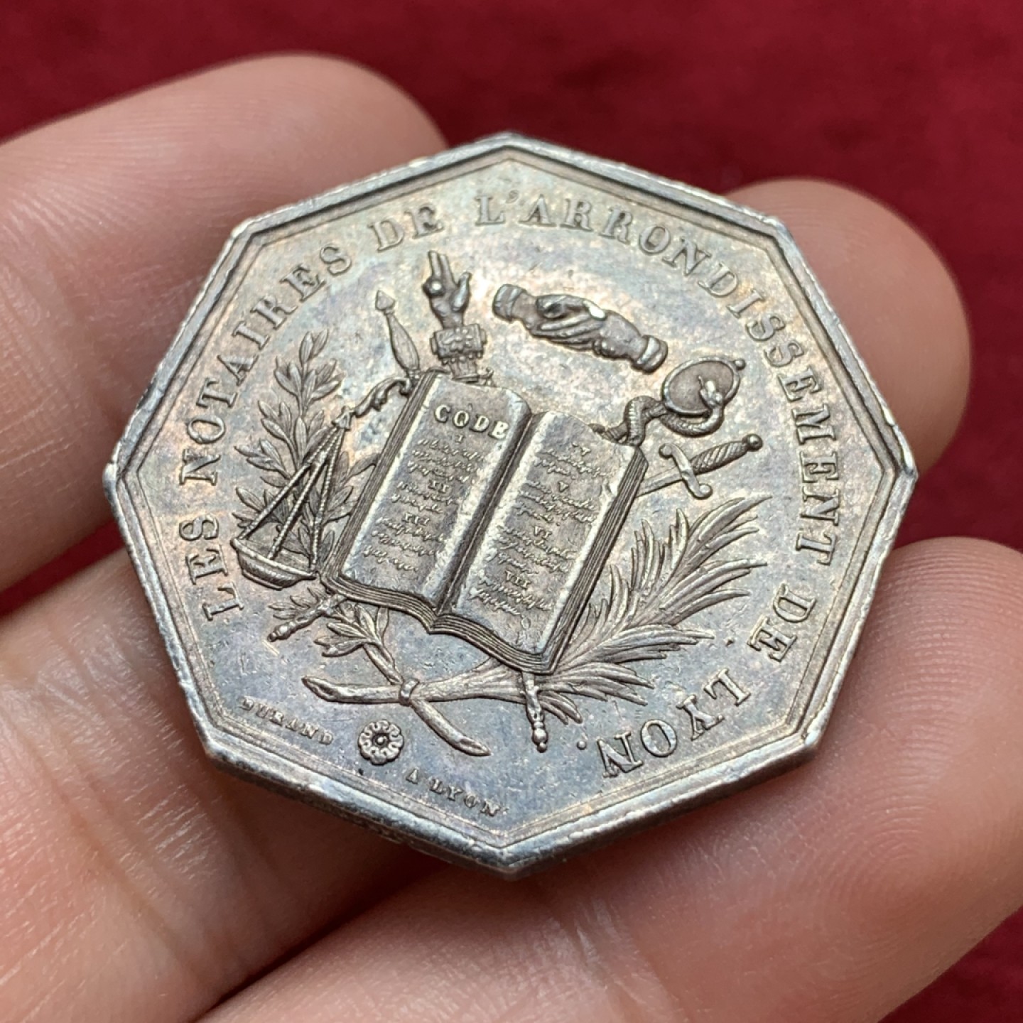 《竞宝斋》第79场-本周日，周一，周四3场拍卖（全场不限金额包邮） 法国 1839年 里昂公证人 JETON银质八角 淡紫色彩