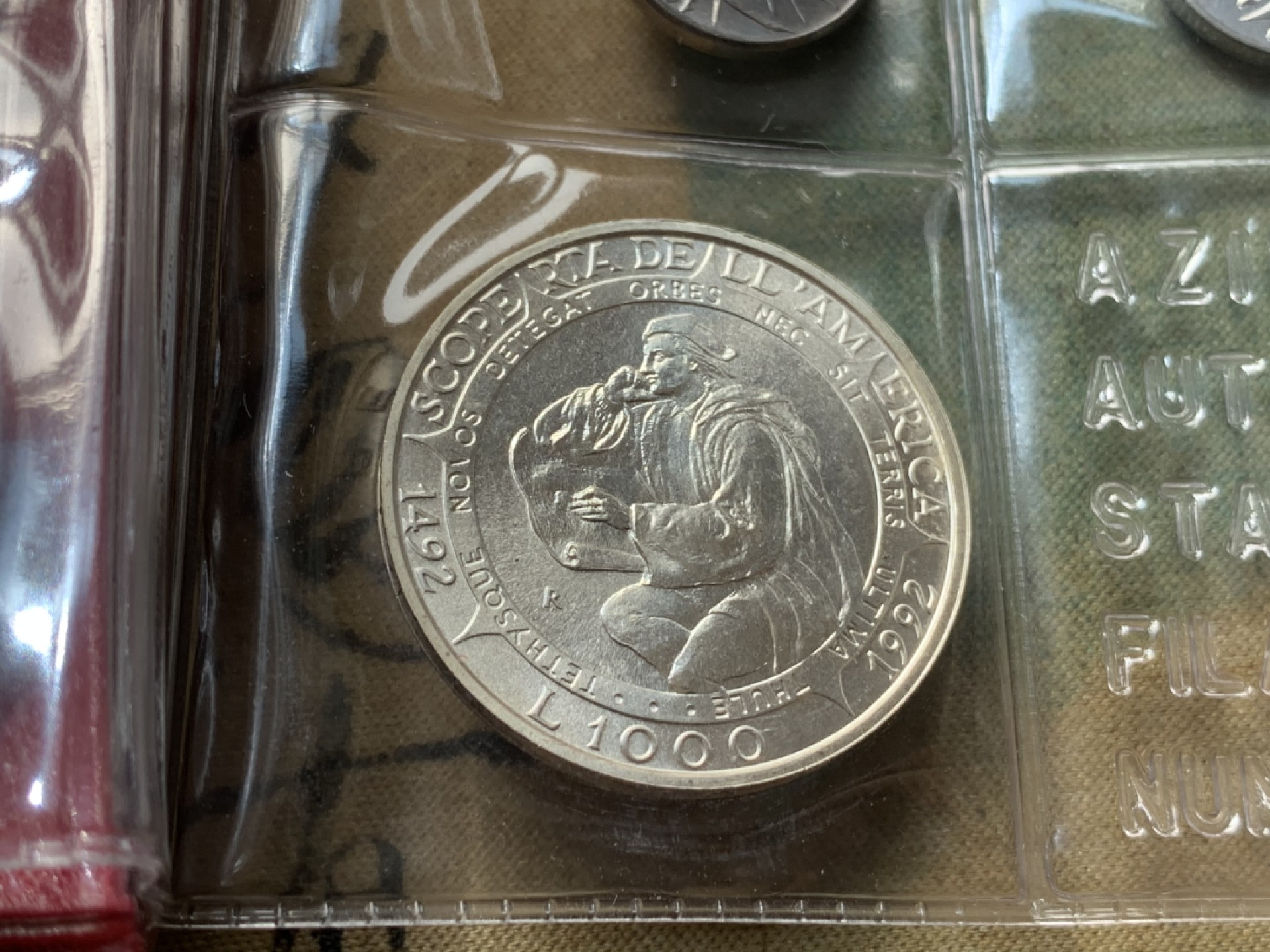 《竞宝斋》第79场-本周日，周一，周四3场拍卖（全场不限金额包邮） 钱包装 圣马力诺 1992年 纪念哥伦布发现新大陆 十枚装套币 其中最大面值1000里拉是银币 完美状态