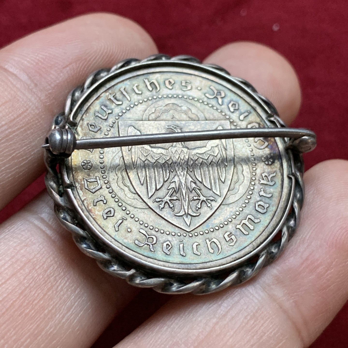 《竞宝斋》第79场-本周日，周一，周四3场拍卖（全场不限金额包邮） 德国魏玛 1930年瓦尔特逝世纪念 3马克 带胸针环 老包浆 非常漂亮