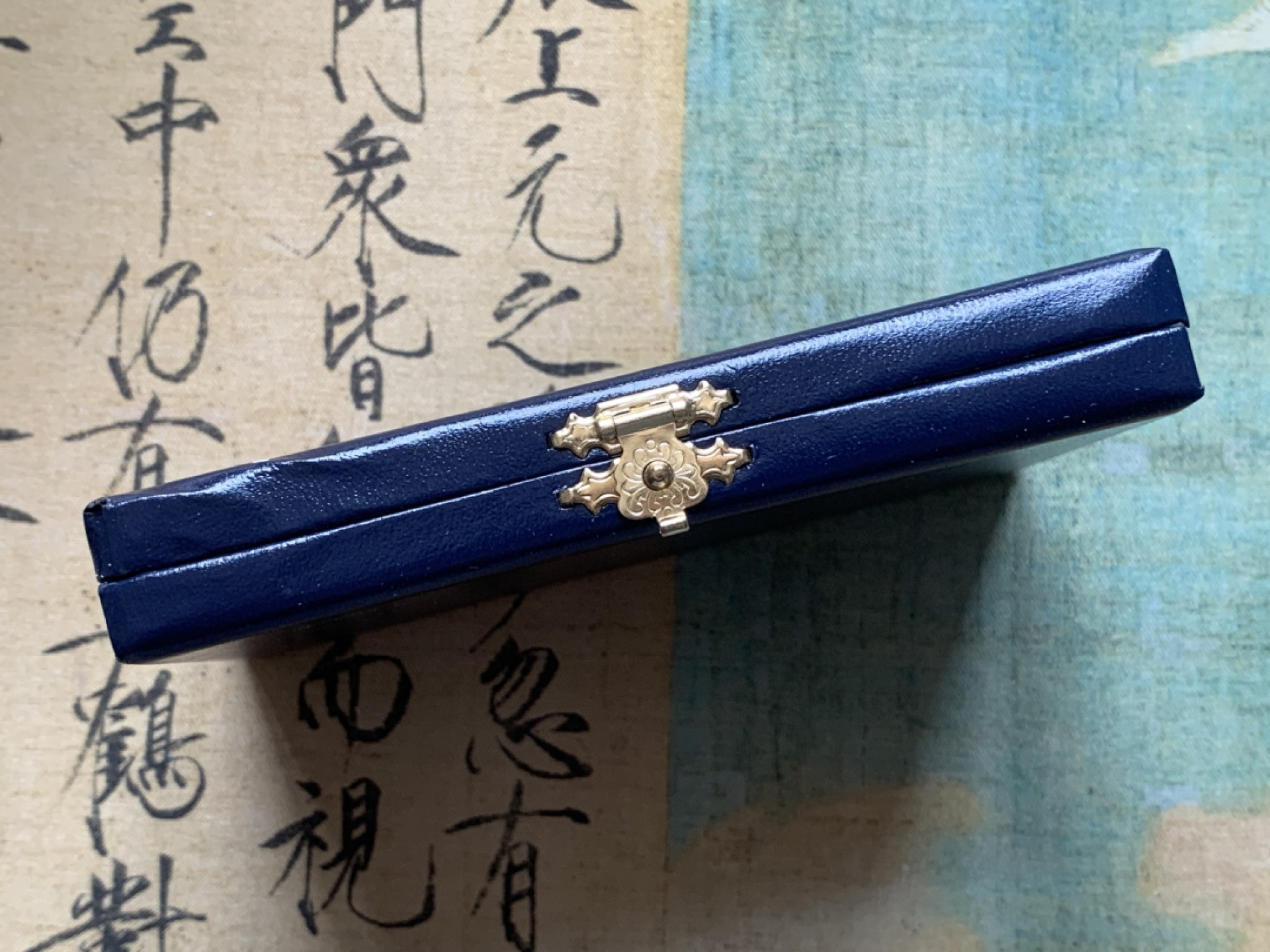 《竞宝斋》第79场-本周日，周一，周四3场拍卖（全场不限金额包邮） 原盒证书 圣马力诺1993年 珍稀动物鼬鼠，啄木鸟和红隼精制银币 500/1000里拉 动物系少见品种