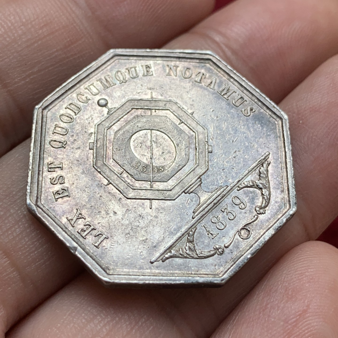 《竞宝斋》第79场-本周日，周一，周四3场拍卖（全场不限金额包邮） 法国 1839年 里昂公证人 JETON银质八角 淡紫色彩