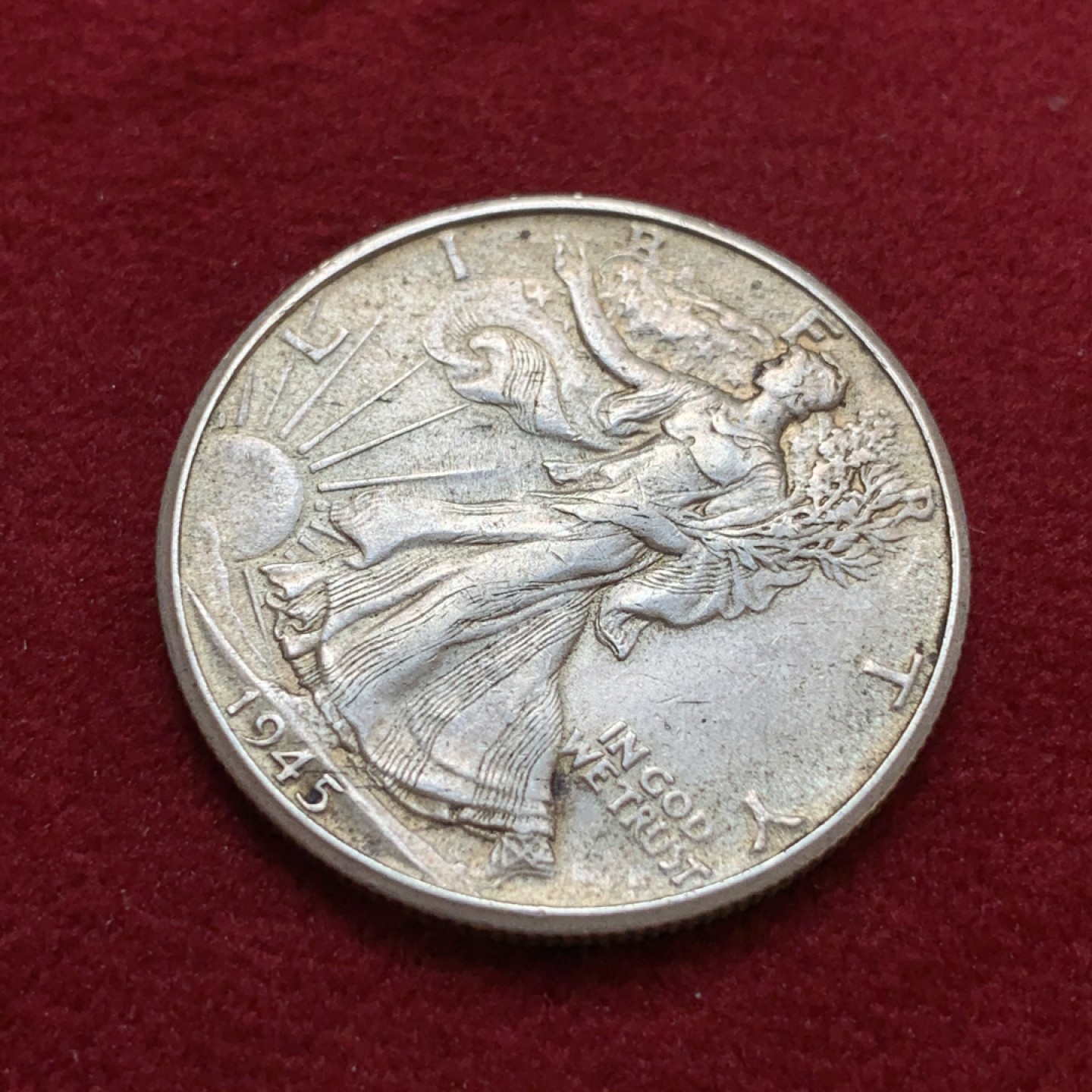 《竞宝斋》第79场-本周日，周一，周四3场拍卖（全场不限金额包邮） 美国1945年 行走女神 半圆 银币 品不错