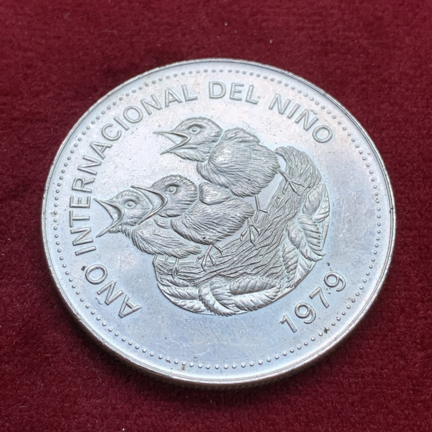 《竞宝斋》第79场-本周日，周一，周四3场拍卖（全场不限金额包邮） 哥斯达黎加1979年 儿童年 100克朗 大银币 35克