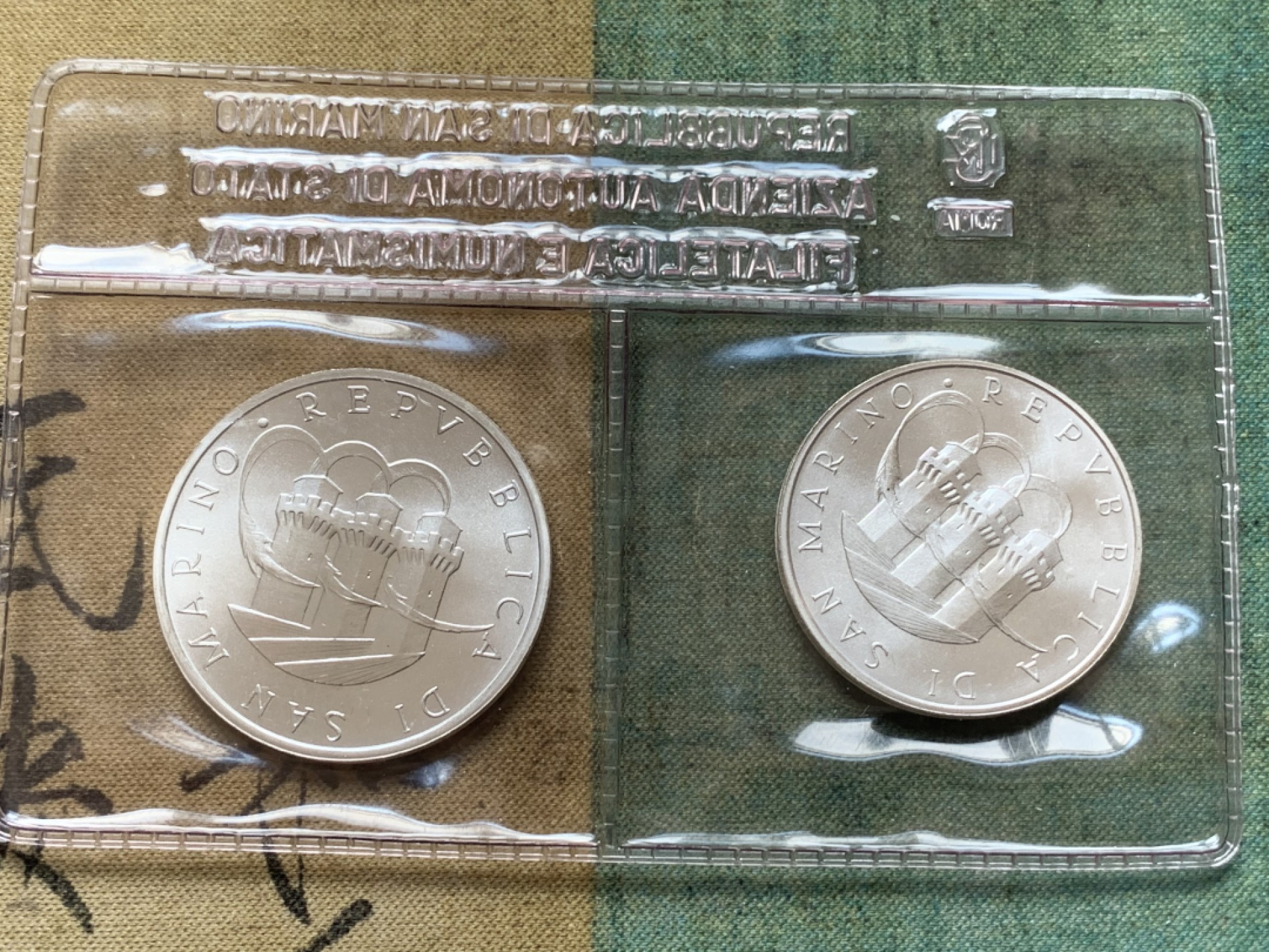 《竞宝斋》第79场-本周日，周一，周四3场拍卖（全场不限金额包邮） 原盒证书 圣马力诺 1989年 F1大奖赛纪念 500和1000里拉 银币