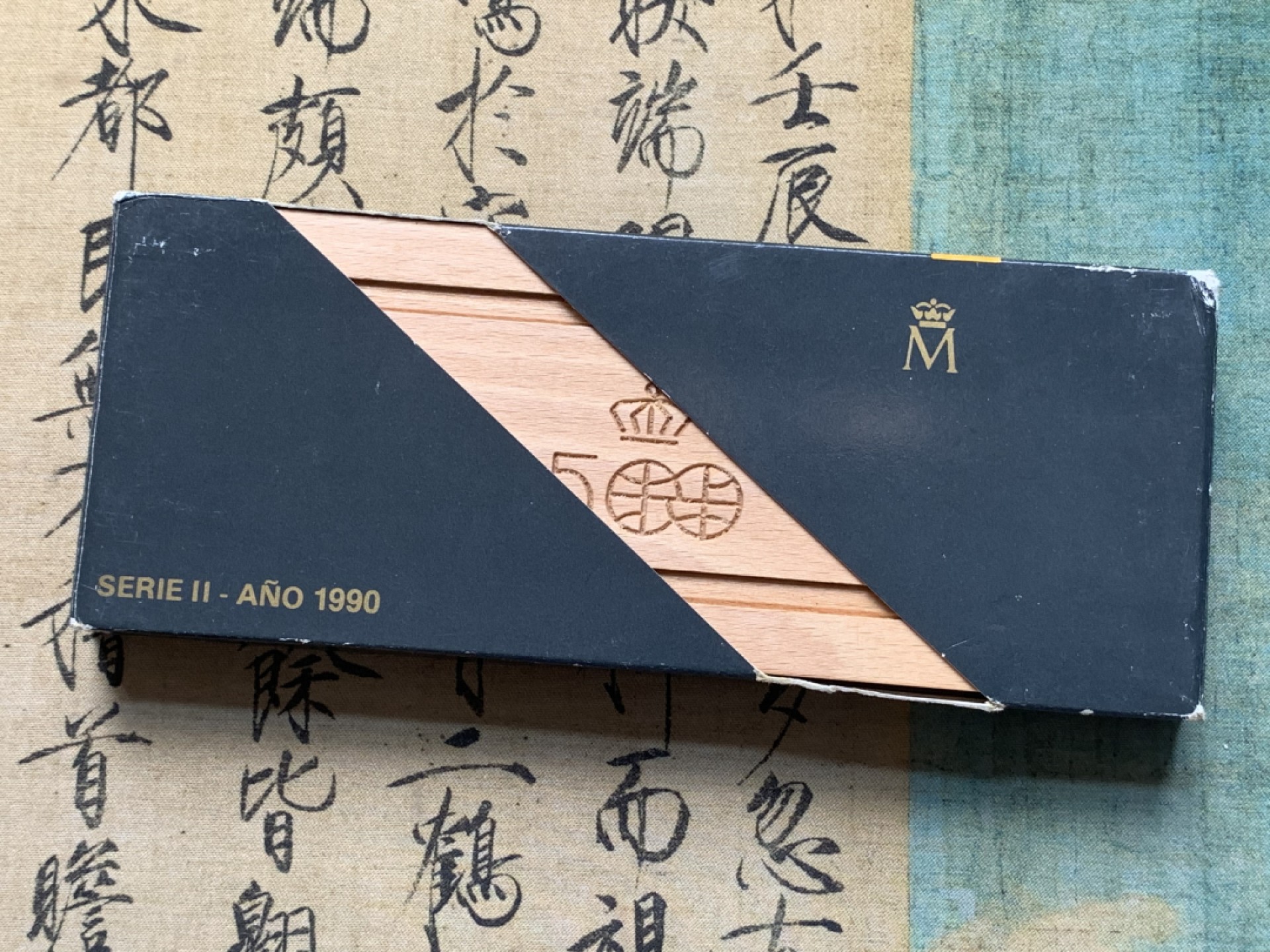 《竞宝斋》第79场-本周日，周一，周四3场拍卖（全场不限金额包邮） 原木盒 西班牙 1990年 五百周年纪念 五枚套 精制银币 非常漂亮