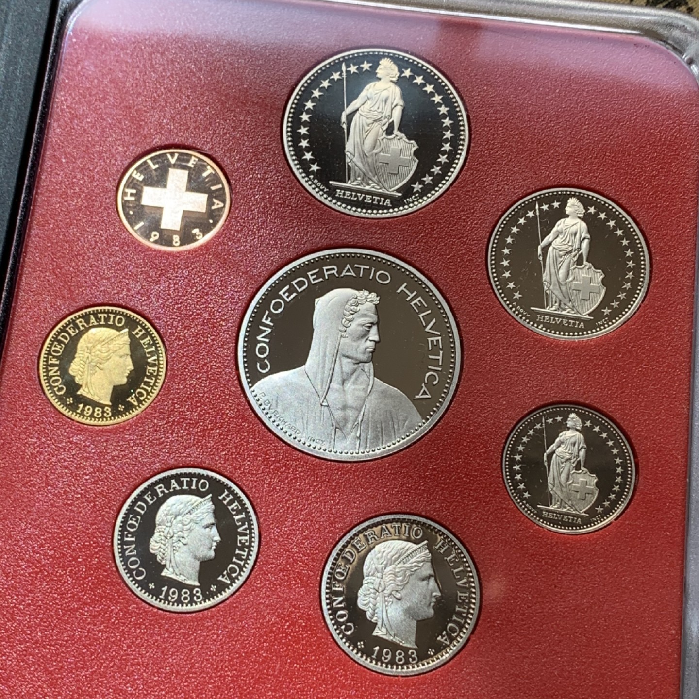 《竞宝斋》第79场-本周日，周一，周四3场拍卖（全场不限金额包邮） 原装 瑞士1983年 八枚套 精制币 最大面值5法郎 非常少见
