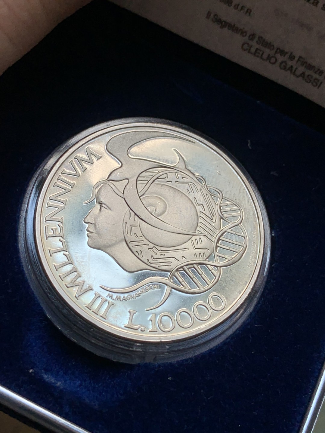 《竞宝斋》第79场-本周日，周一，周四3场拍卖（全场不限金额包邮） 原盒证书 圣马力诺 1999年 千禧年纪念 10000里拉 精制大银币 稀少