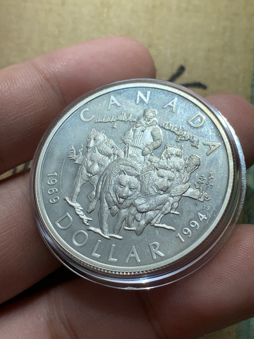 《竞宝斋》第79场-本周日，周一，周四3场拍卖（全场不限金额包邮） 原盒证书 1994年 纪念皇家犬队成立二十五周年 1元 925银精制大银币