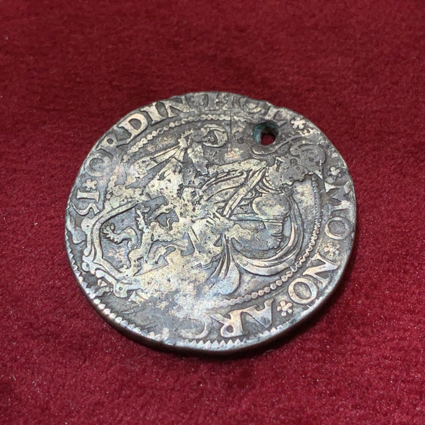 《竞宝斋》第79场-本周日，周一，周四3场拍卖（全场不限金额包邮） 荷兰 1577年 武士 1/2杜卡特 银币13.3克 有打孔，细节见图