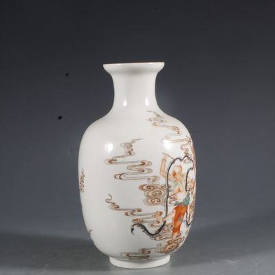 清 粉彩描金人物故事赏瓶尺寸：高19.8cm口径5.6cm 清 粉彩描金人物故事赏瓶尺寸：高19.8cm口径5.6cm