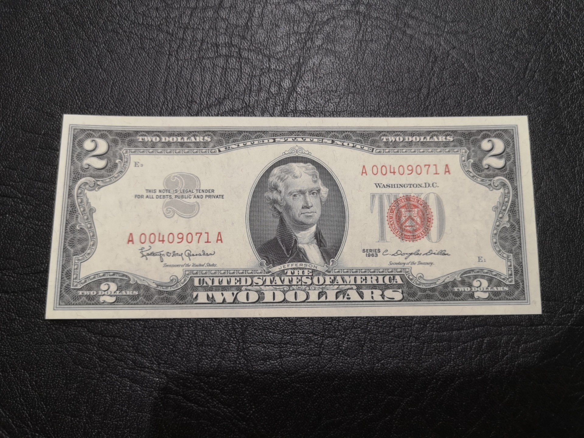 《外钞收藏家》第一百九十二期 1963年红库印2美元 全新无折边上少许潮