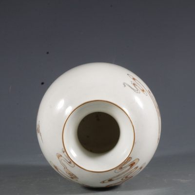 清 粉彩描金人物故事赏瓶尺寸：高19.8cm口径5.6cm 清 粉彩描金人物故事赏瓶尺寸：高19.8cm口径5.6cm