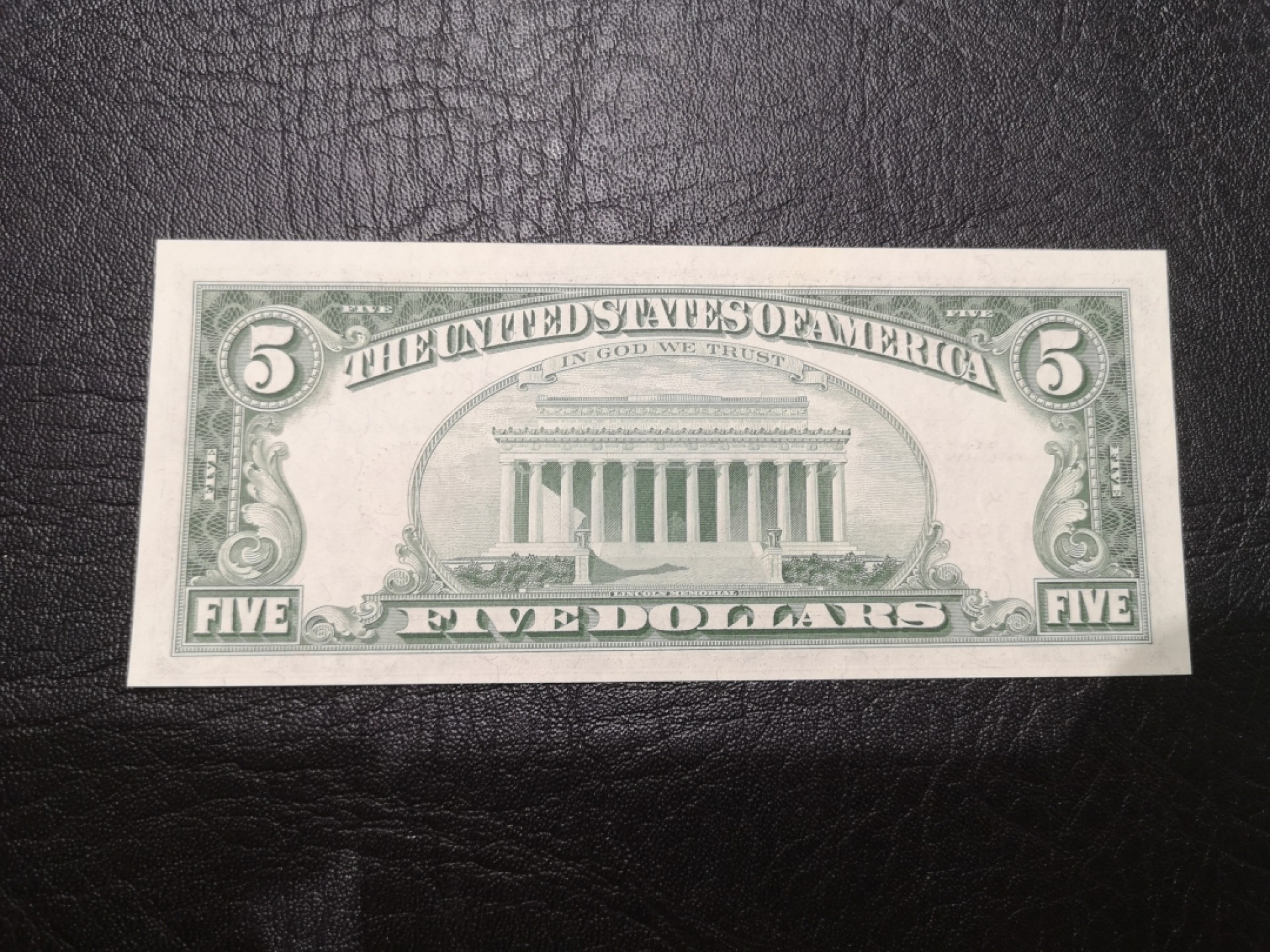 《外钞收藏家》第一百九十二期 1963年红库印5美元 全新无折 边上有少许潮