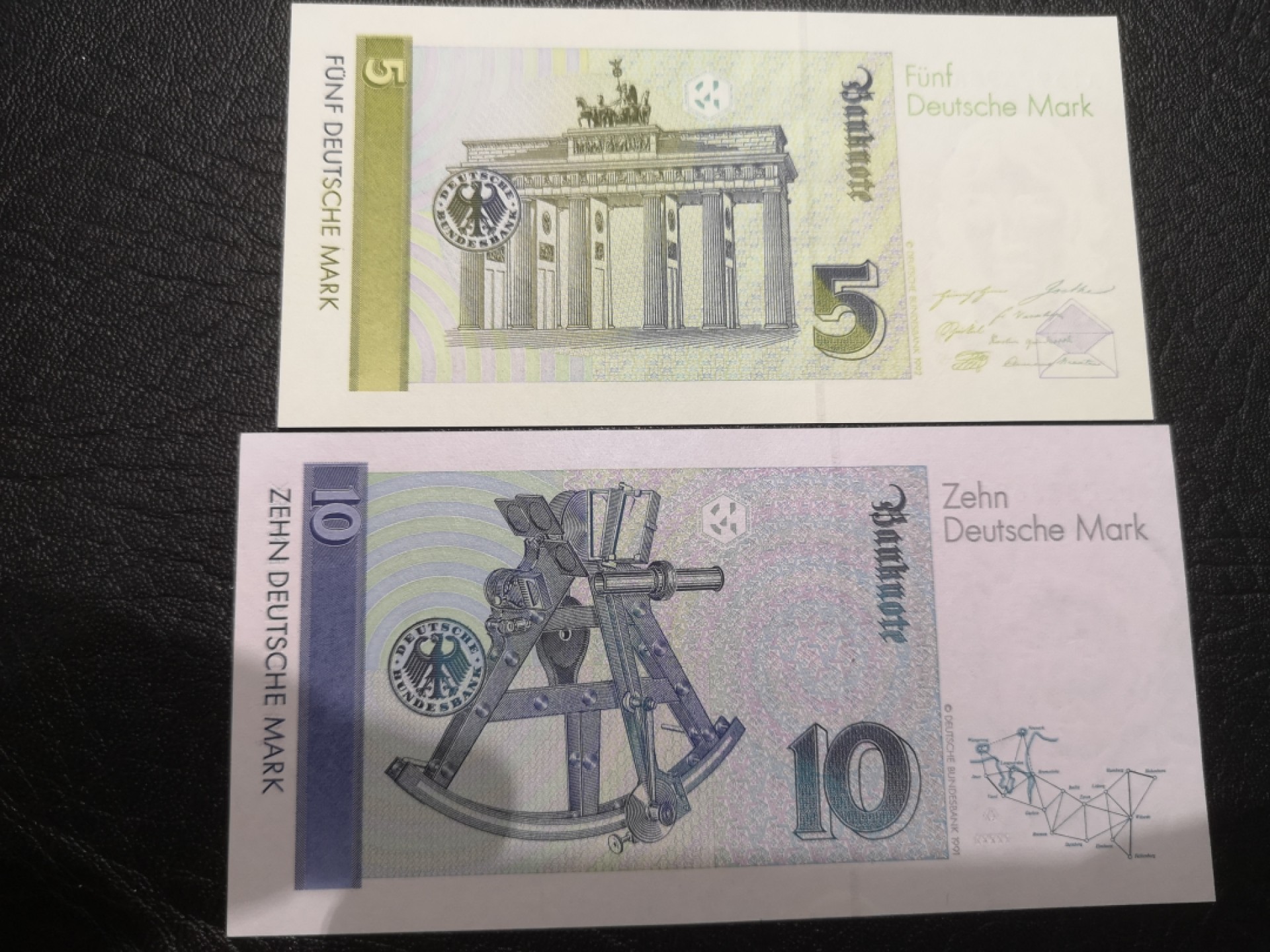 《外钞收藏家》第一百九十二期 德国末版5、10马克 5马克全新 10马克有些瑕疵 如图