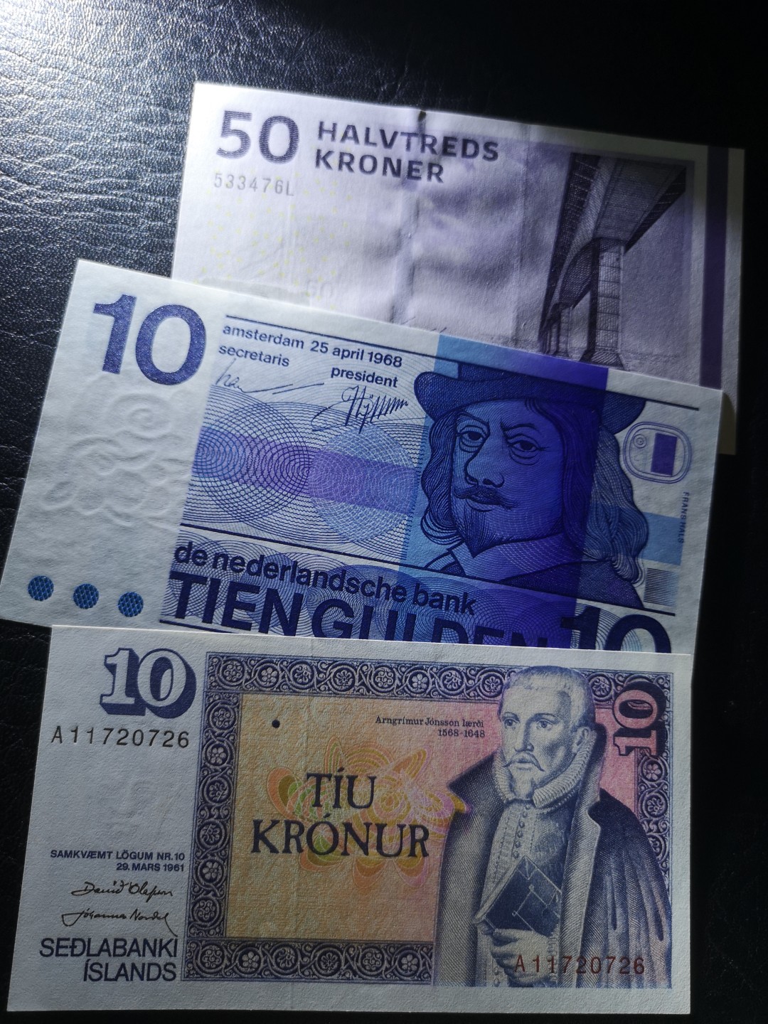 《外钞收藏家》第一百九十二期 冰岛、丹麦、荷兰三张一起 全新UNC 