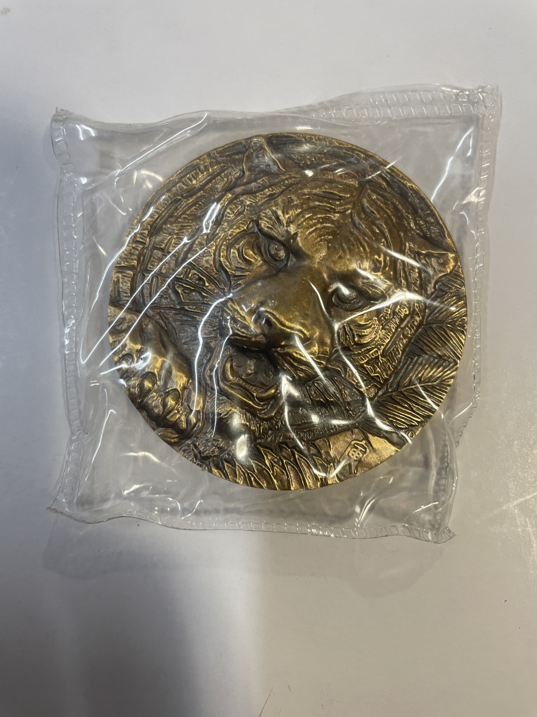 周末大放送，喜欢的瞧一瞧 上海造币厂高浮雕生肖虎纪念章直径60带证书