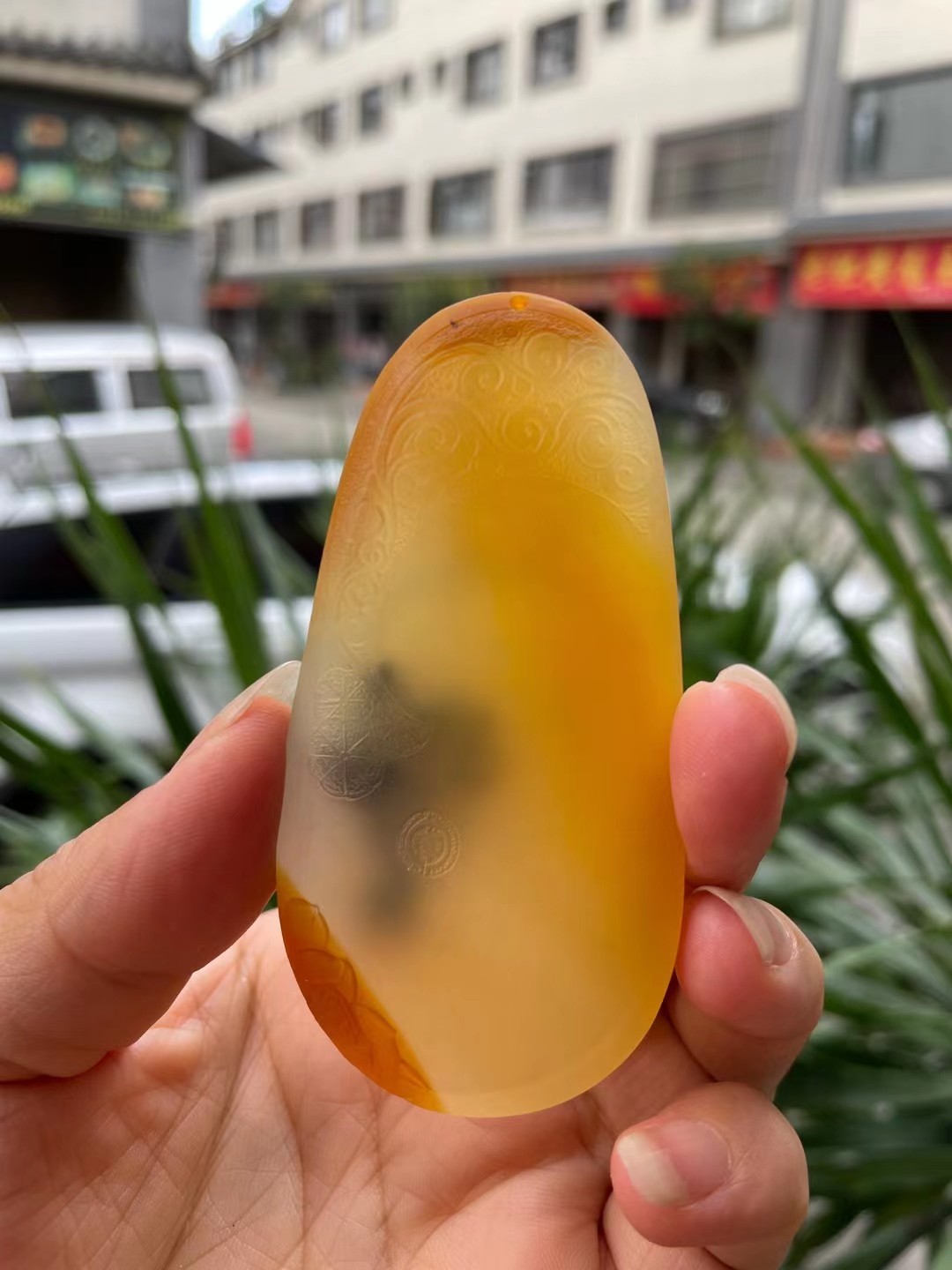 纯天然云南黄龙玉新出炉 水草花观音吊坠 
