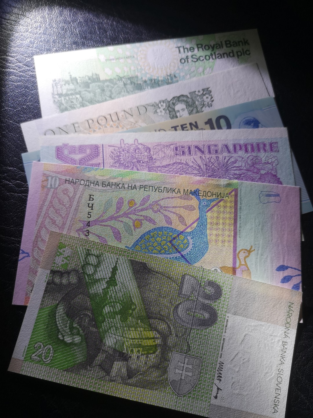 《外钞收藏家》第一百九十二期 六个国家哎6张纸币 全新UNC