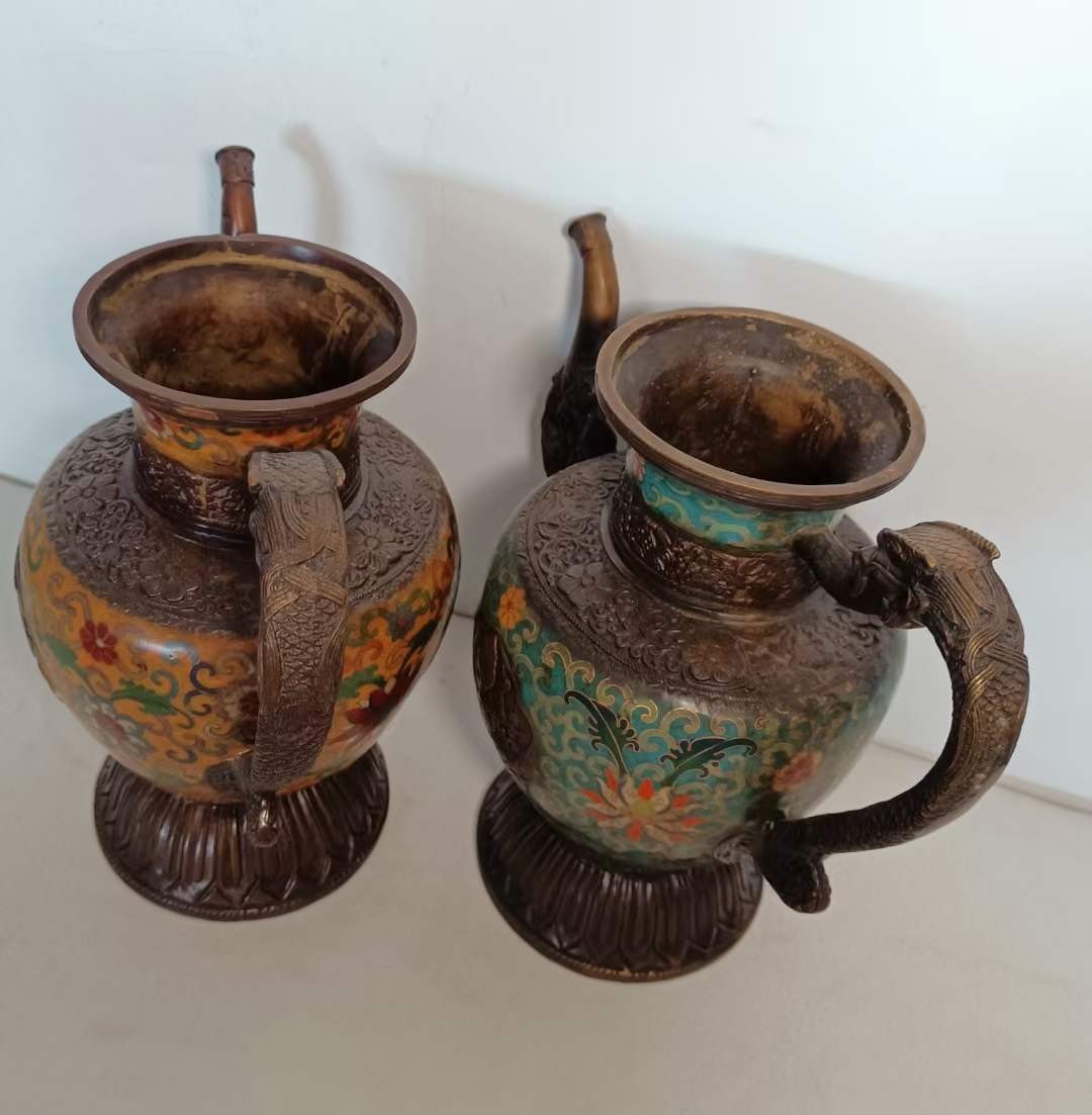 旧藏紫铜景泰蓝大壶，保存完整，品相一流，皮壶老辣，喜欢的联系