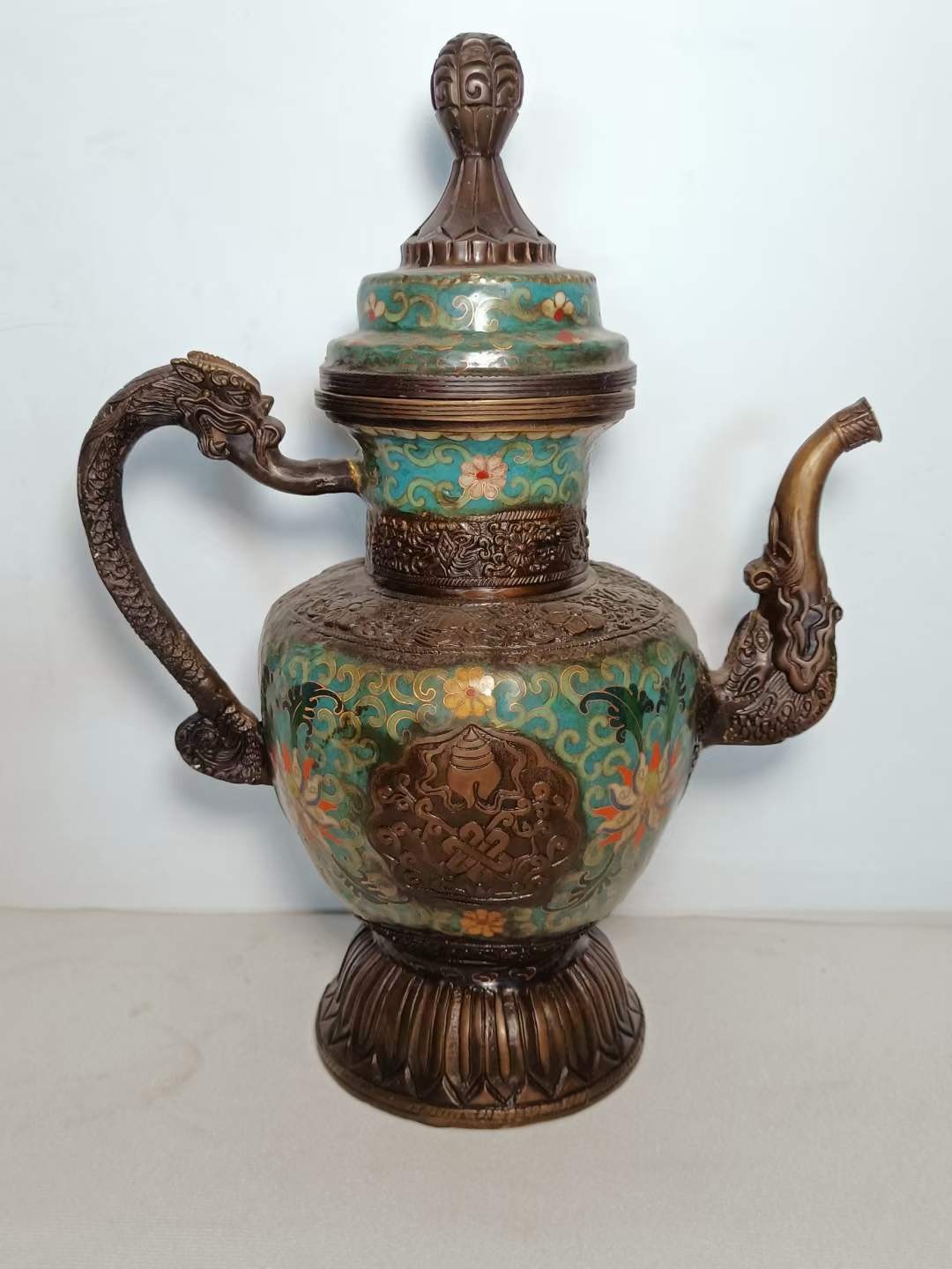 旧藏紫铜景泰蓝大壶，保存完整，品相一流，皮壶老辣，喜欢的联系