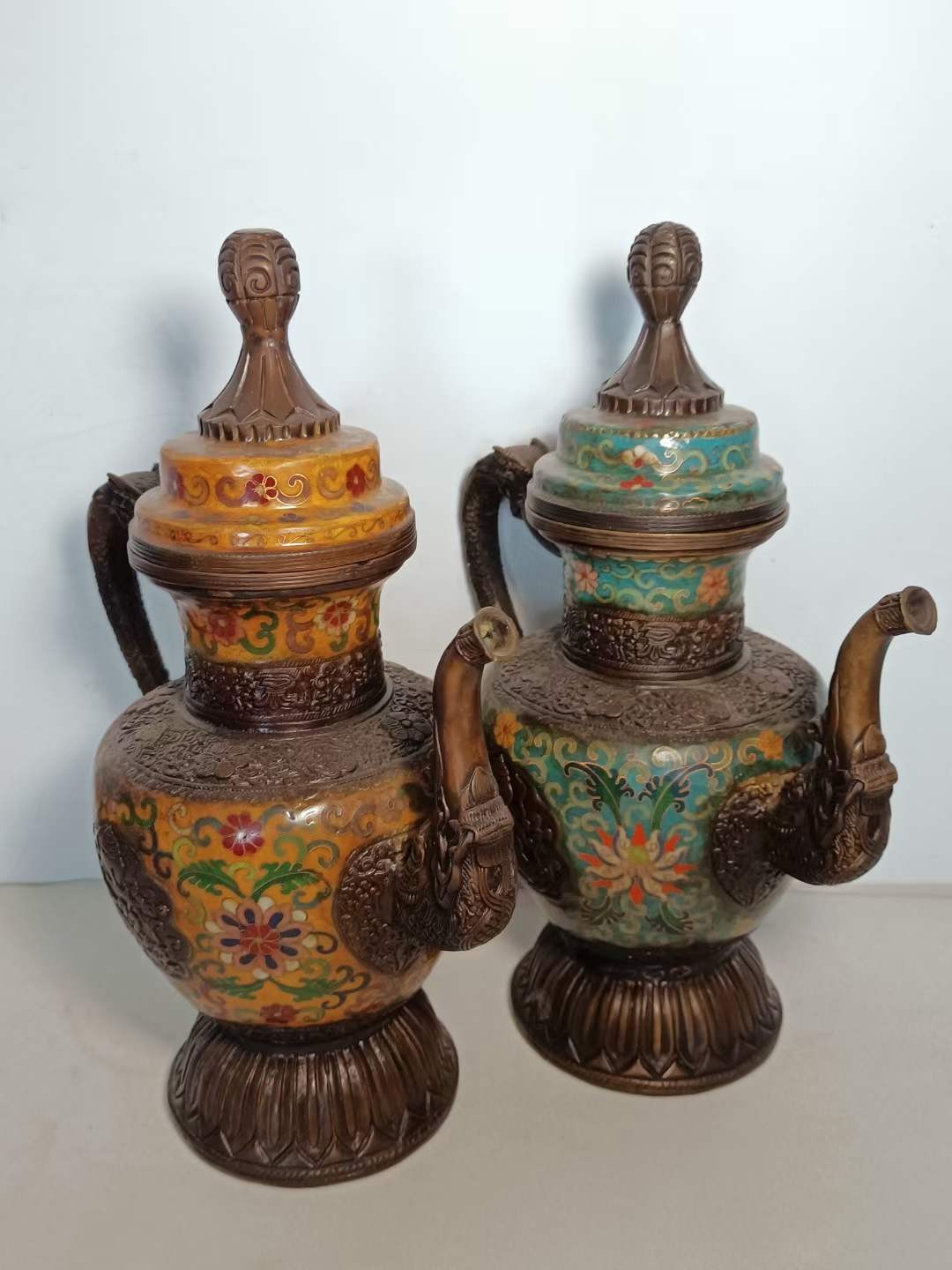 旧藏紫铜景泰蓝大壶，保存完整，品相一流，皮壶老辣，喜欢的联系