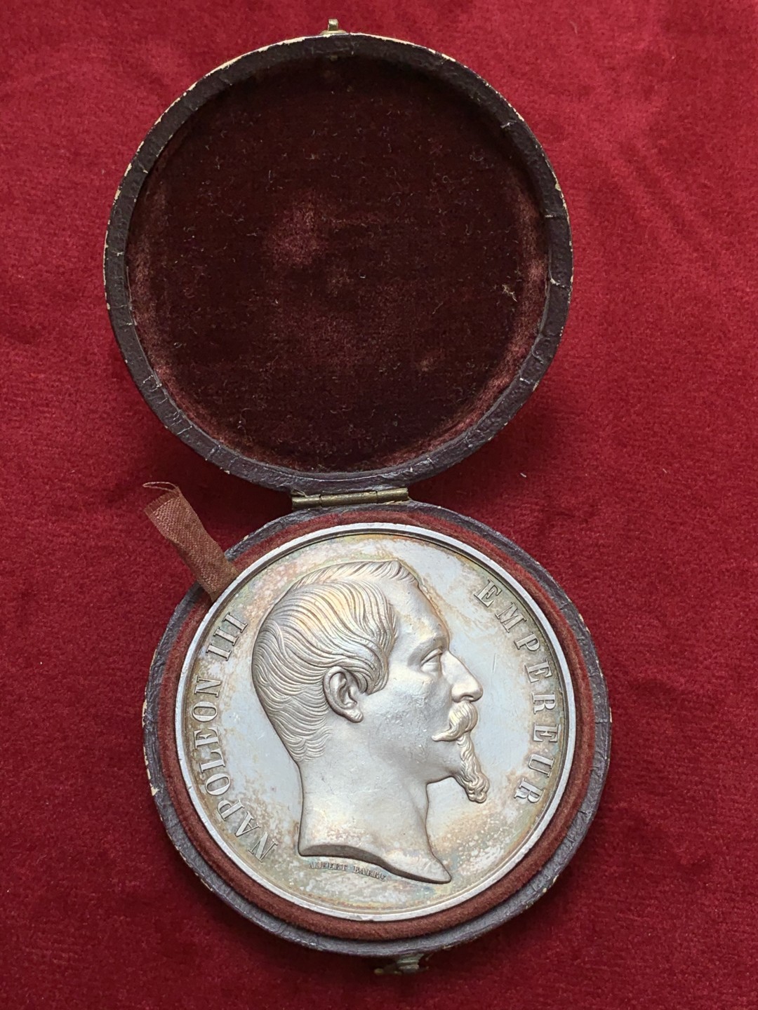 《竞宝斋》第80场-本周日，周一 2场连拍（全场不限金额包邮） 法国1855年原盒拿破仑三世巴黎博览会大银章 原盒零件完好 非常难得