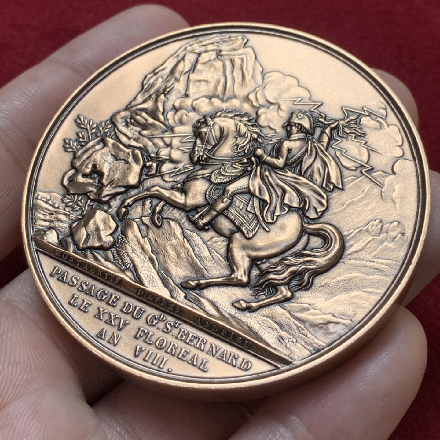 《竞宝斋》第80场-本周日，周一 2场连拍（全场不限金额包邮） 1800年 拿破仑马伦哥战役大章。直径：60mm，克重：102（丰饶角边铭应该是1880年左右铸造）