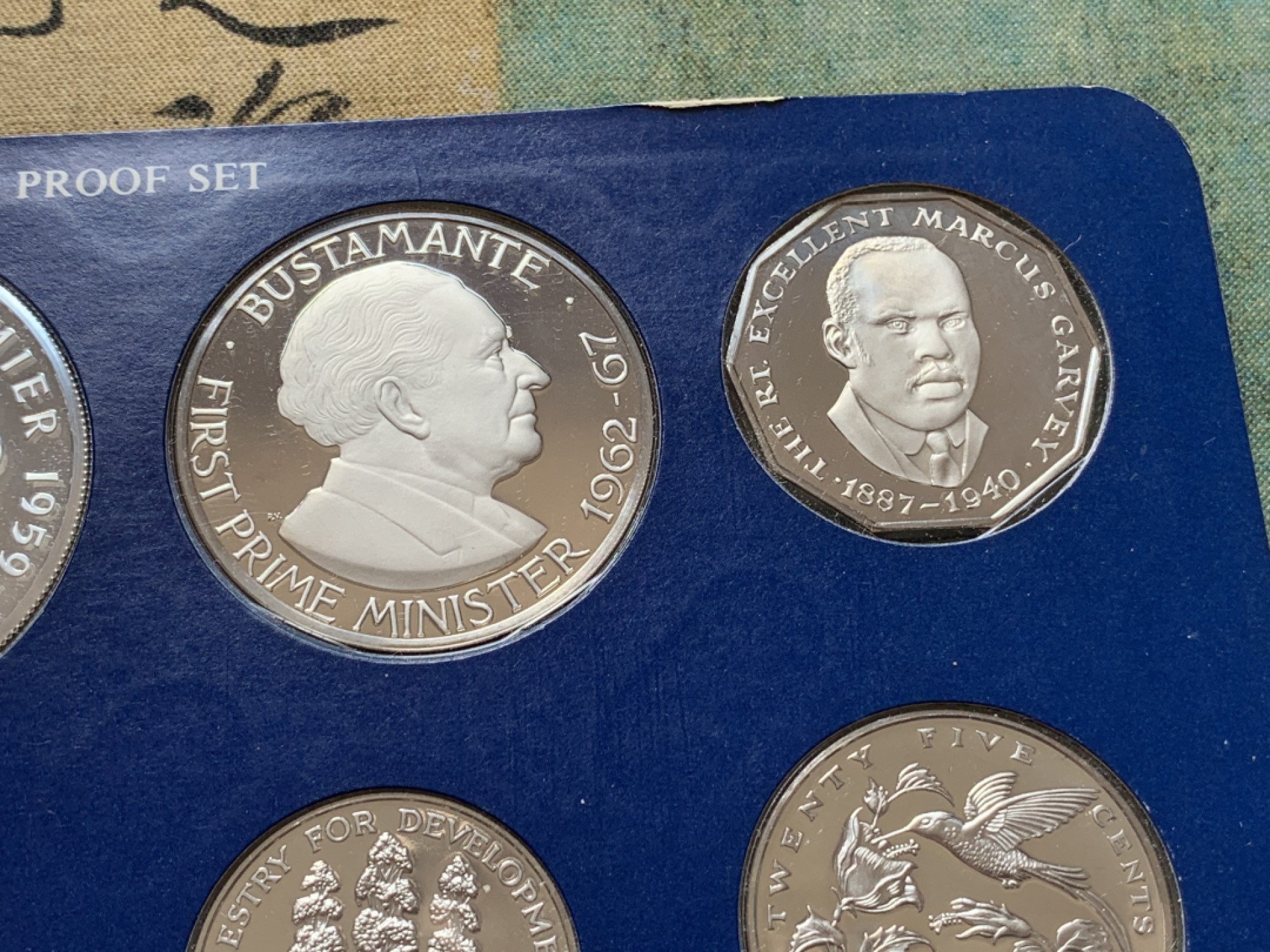 《竞宝斋》第80场-本周日，周一 2场连拍（全场不限金额包邮） 牙买加 1978年 精制套币9枚含2枚大银币925银 总重 42.8+37.6=80.4克 保存的比较好