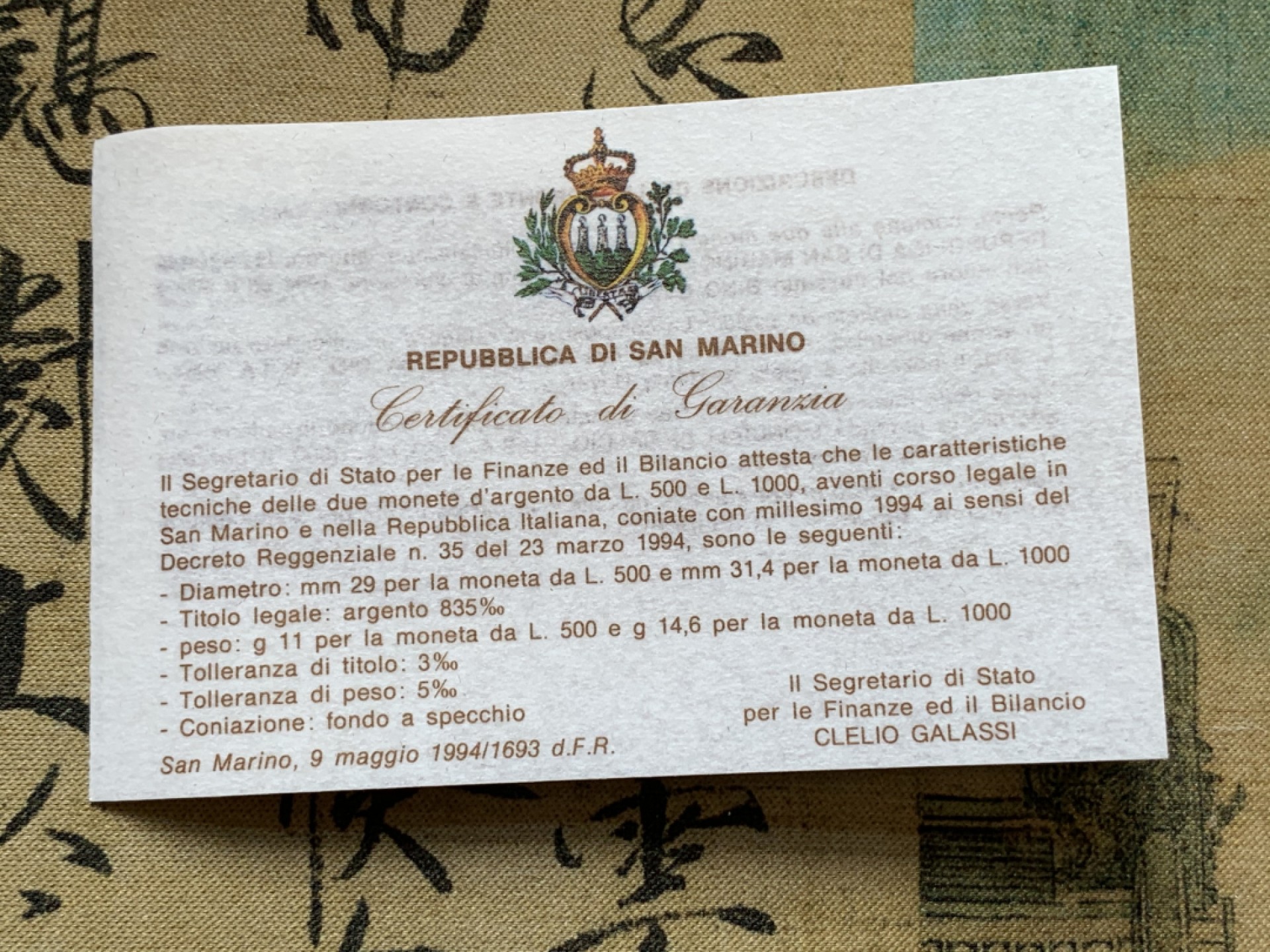 《竞宝斋》第80场-本周日，周一 2场连拍（全场不限金额包邮） 原盒证书 圣马力诺 1994年 足球 500/1000里拉 精制PROOF纪念银币一对 完美状态