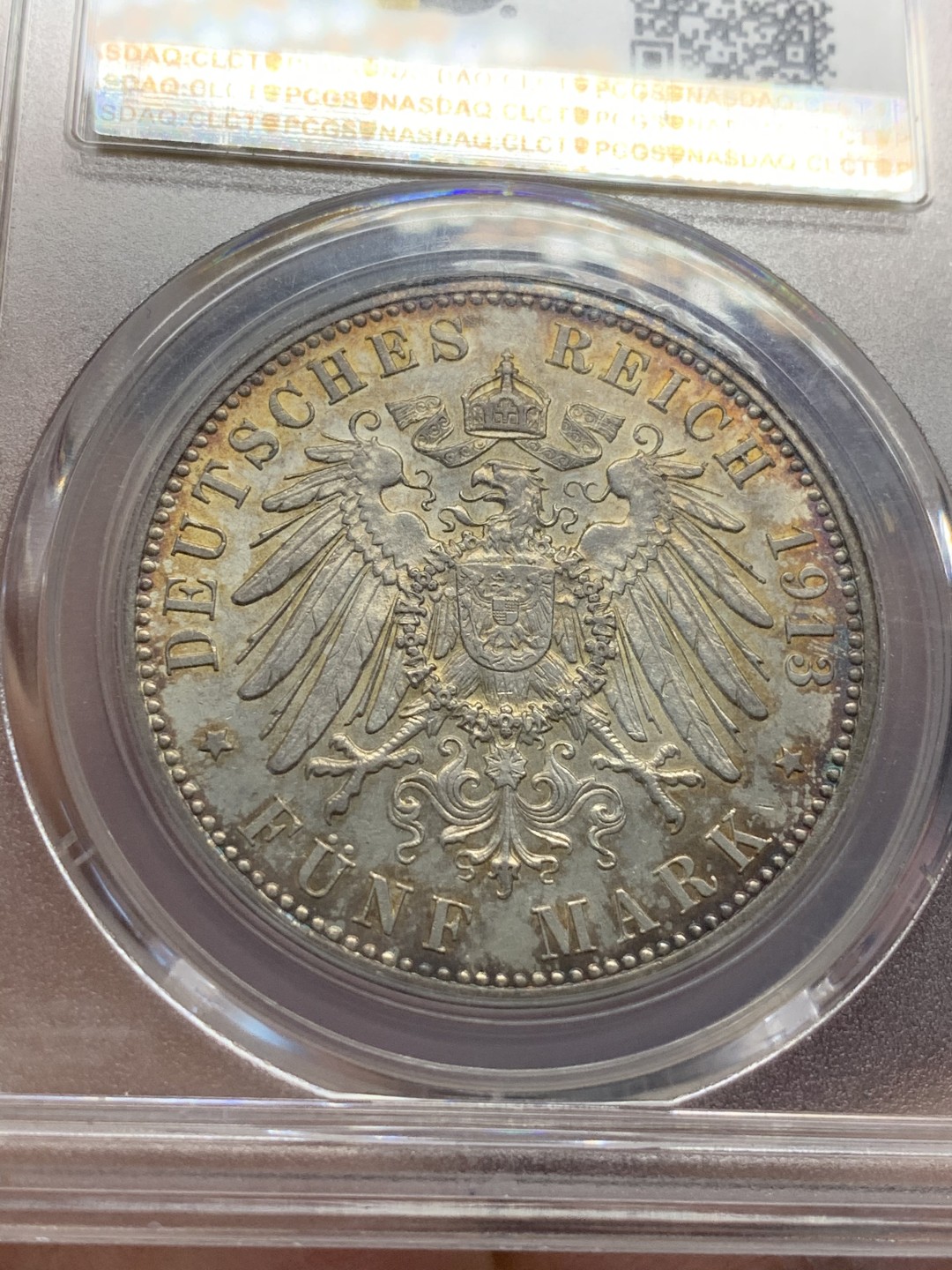 《竞宝斋》第80场-本周日，周一 2场连拍（全场不限金额包邮） PCGS MS62 德国汉堡自由市双狮 1913J 五马克大银币   双狮面带爆浆蓝绿彩 鹰面金色包浆 一币两种风格实属难得 极具观赏性