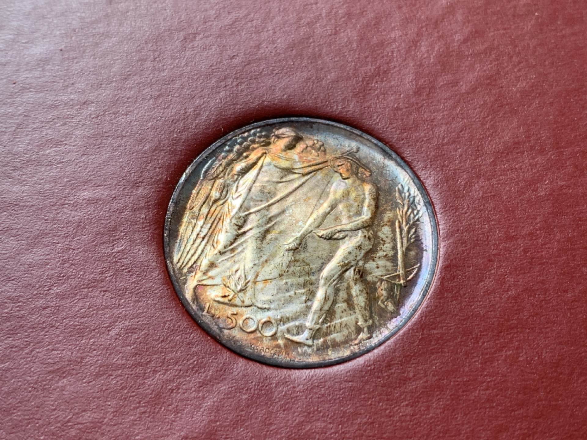 《竞宝斋》第80场-本周日，周一 2场连拍（全场不限金额包邮） 官方卡装 圣马力诺 1976年 纪念农业 500里拉银币 五彩包浆