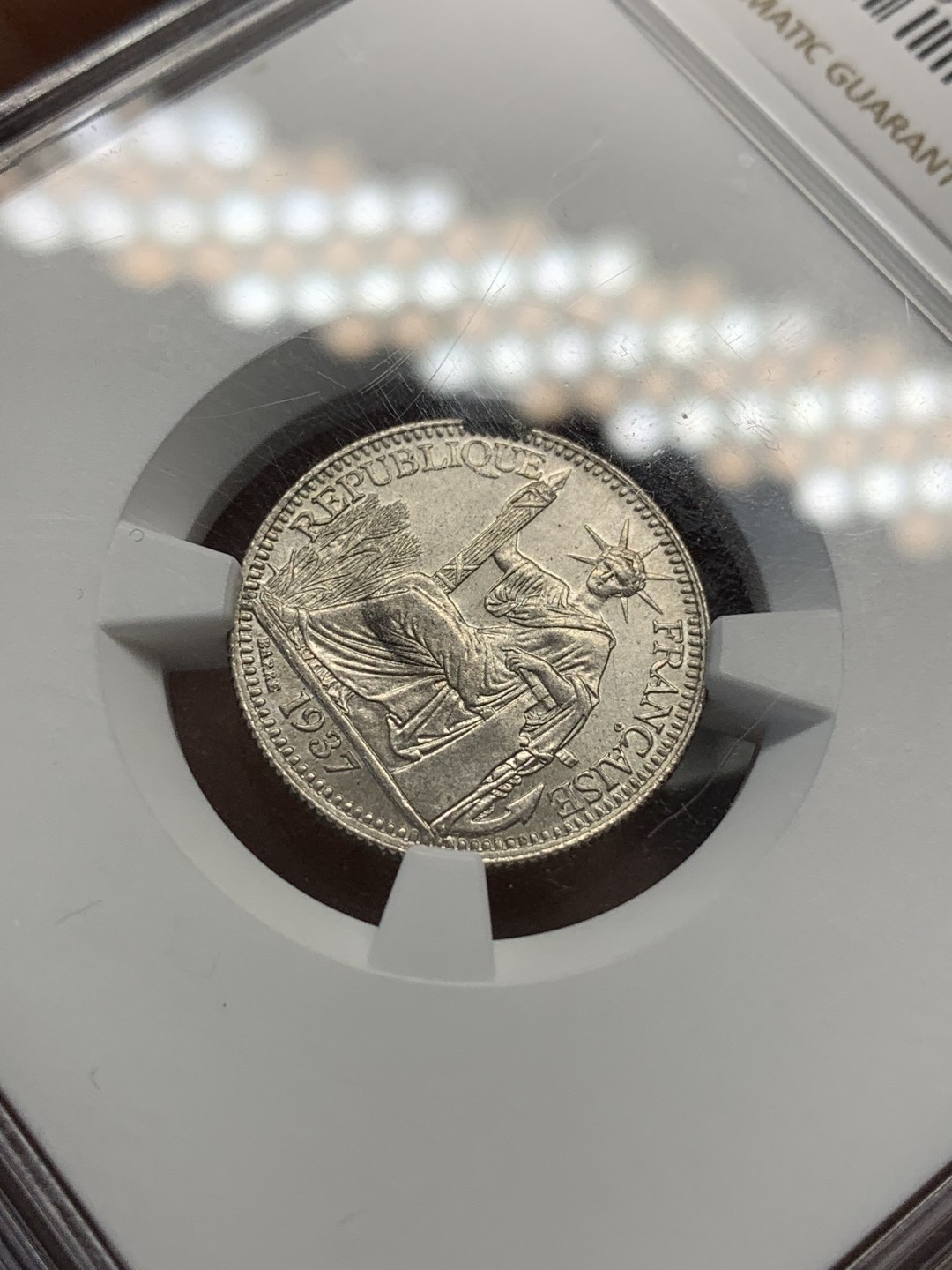 《竞宝斋》第80场-本周日，周一 2场连拍（全场不限金额包邮） NGC-MS64 法属印支 1937年 坐洋 10分 银币