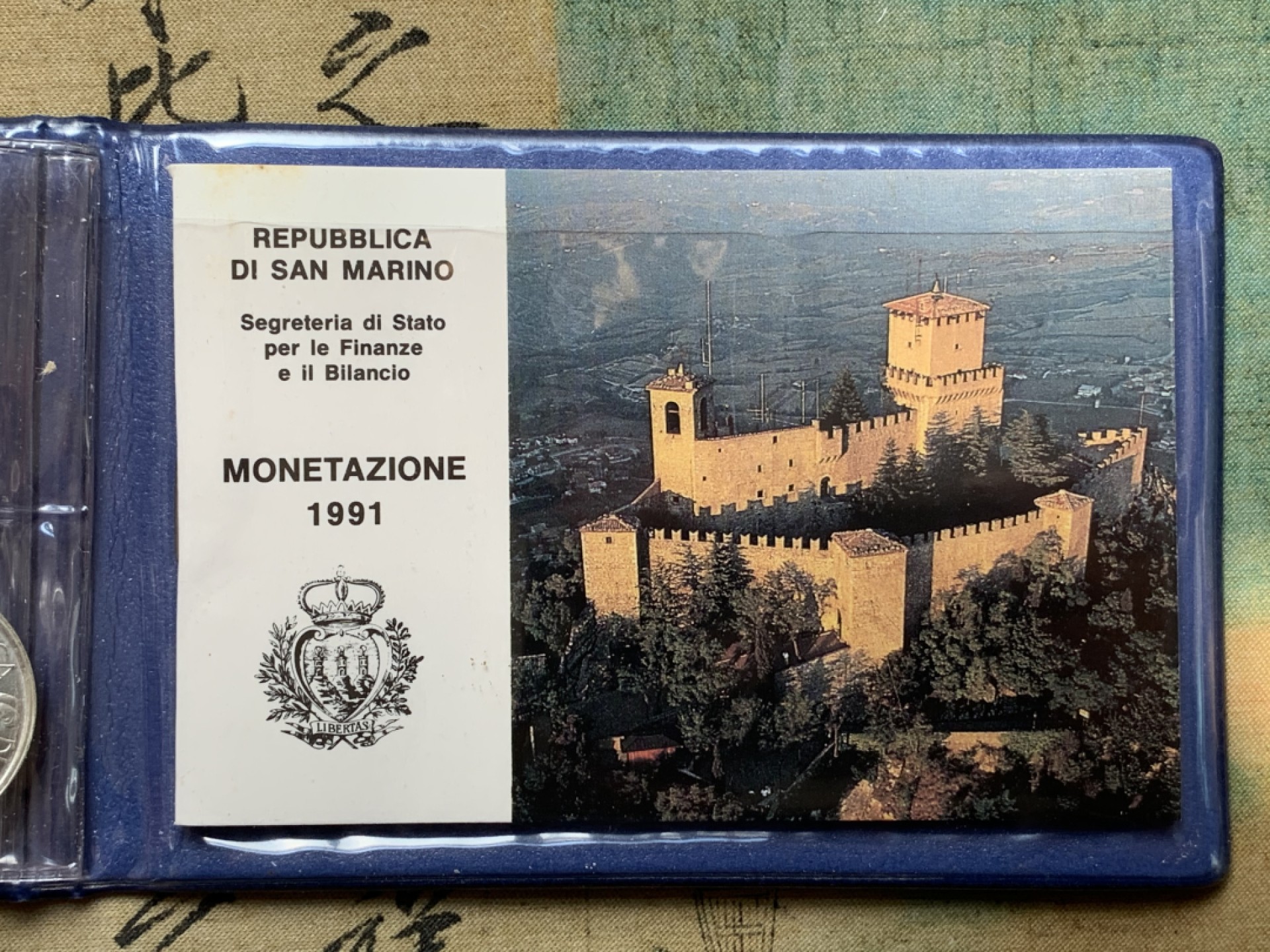 《竞宝斋》第80场-本周日，周一 2场连拍（全场不限金额包邮） 钱包装 圣马力诺 1991年 圣马力诺1991年 十枚装 和平鸽 1000里拉大银币一枚 完美状态