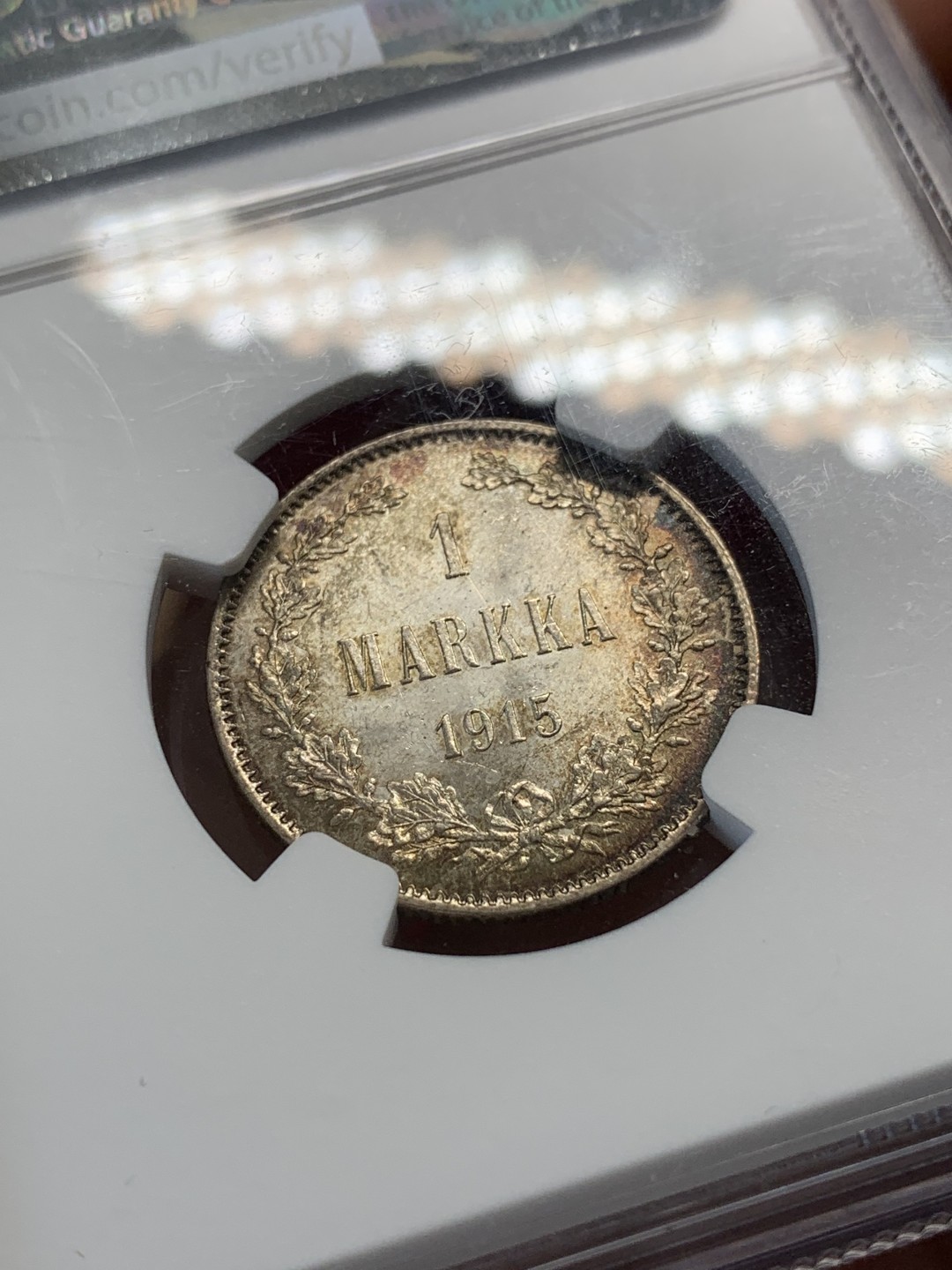 《竞宝斋》第80场-本周日，周一 2场连拍（全场不限金额包邮） NGC-UNC  1915 俄属芬兰 1马克，背面黑金包浆，非常漂亮