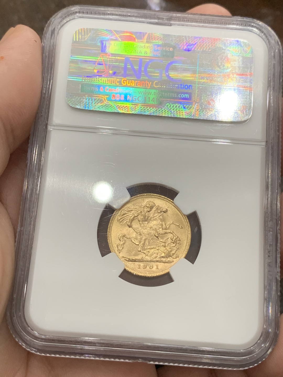 《竞宝斋》第80场-本周日，周一 2场连拍（全场不限金额包邮） NGC MS63 原光英国1901年维多利亚披纱版1/2索维林马剑金币女王最后年份