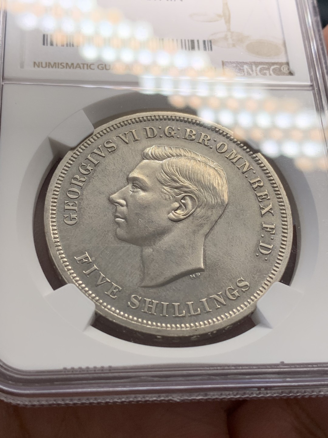 《竞宝斋》第80场-本周日，周一 2场连拍（全场不限金额包邮） NGC PL64 英国 乔治六世 1951年 镍马剑 5先令 克朗 经典屠龙图 近期较火的品种