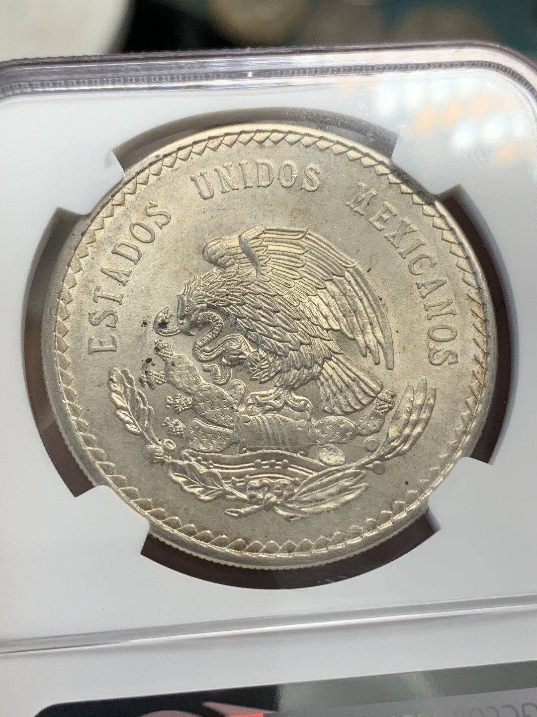 《竞宝斋》第80场-本周日，周一 2场连拍（全场不限金额包邮） NGC-MS64 墨西哥1947年 印第安人头像 5比索大银币 高分顶级品相