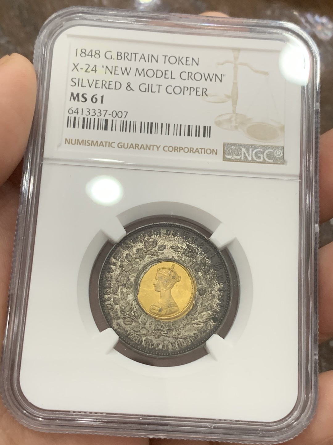 《竞宝斋》第80场-本周日，周一 2场连拍（全场不限金额包邮） NGC MS61 英国1848年双色克朗 厚重老包浆略低评！ 中间币胚转光 状态极佳