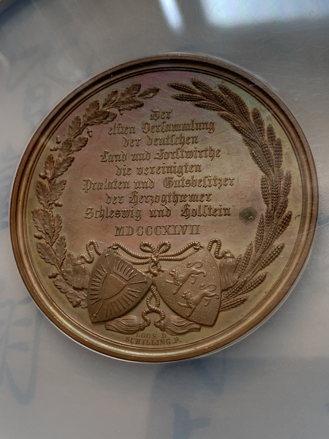 《竞宝斋》第80场-本周日，周一 2场连拍（全场不限金额包邮） 德国1847年NGC MS63BN石勒苏益格-荷尔斯泰因五彩大铜章，铜章出五彩非常不容易 大规格  大盒封装