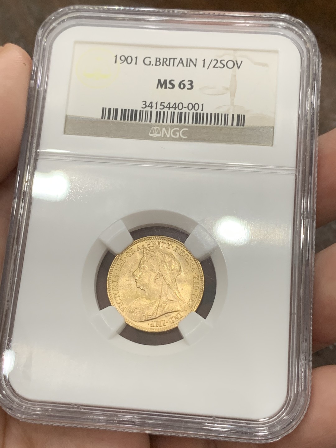 《竞宝斋》第80场-本周日，周一 2场连拍（全场不限金额包邮） NGC MS63 原光英国1901年维多利亚披纱版1/2索维林马剑金币女王最后年份